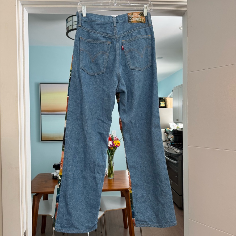Levi’s x Farm Rio Ribcage Straight Jeans Size 29 - Picture 3 of 5